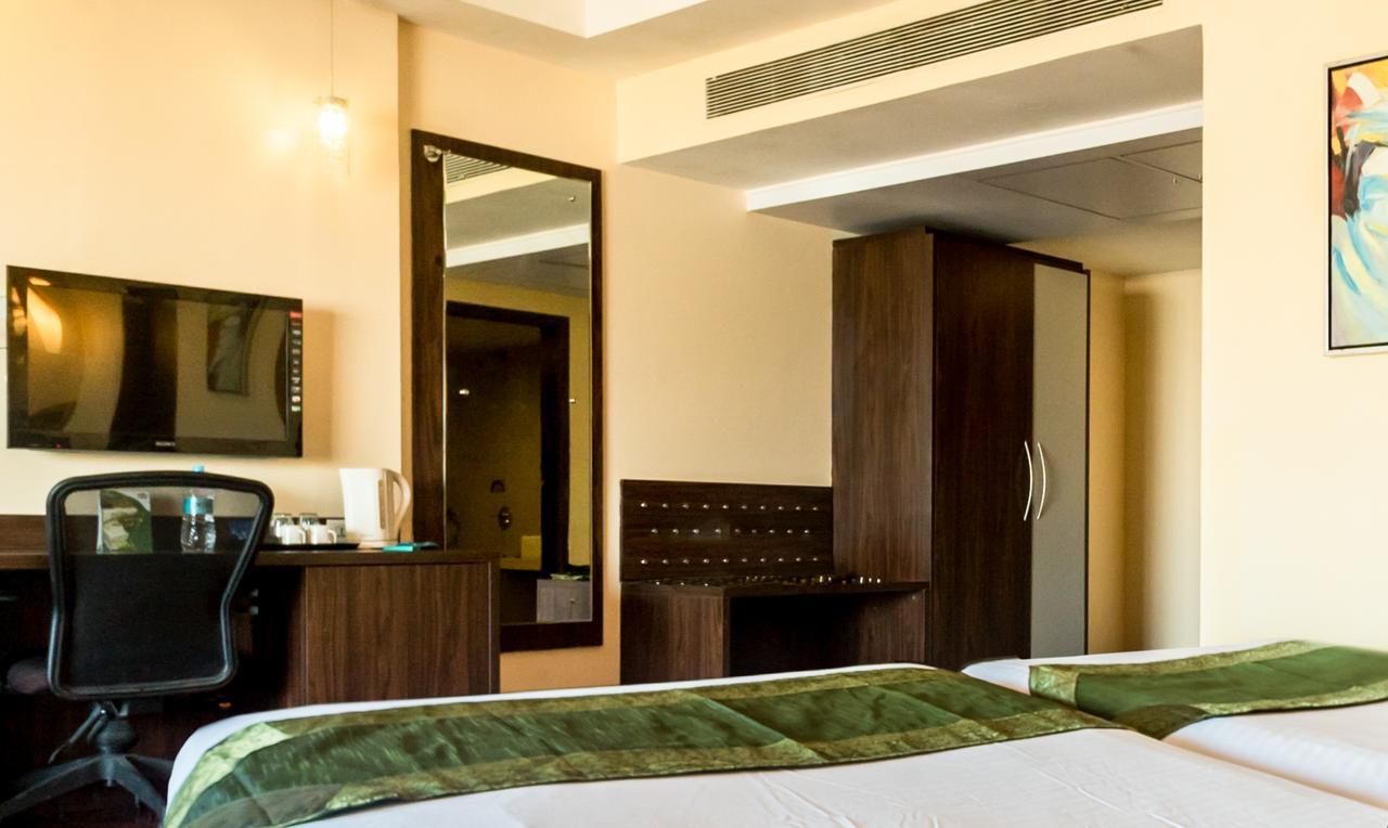 Hotel Mapple Adhwryou Pune