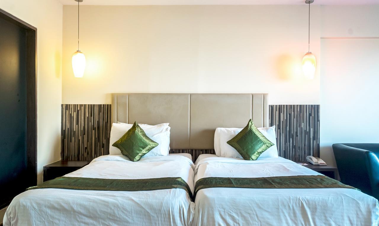 Mapple Adhwryou Hotel Pune